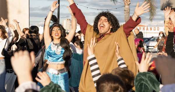 ¡Gran Fiesta de Carnaval en Bahía Sur!